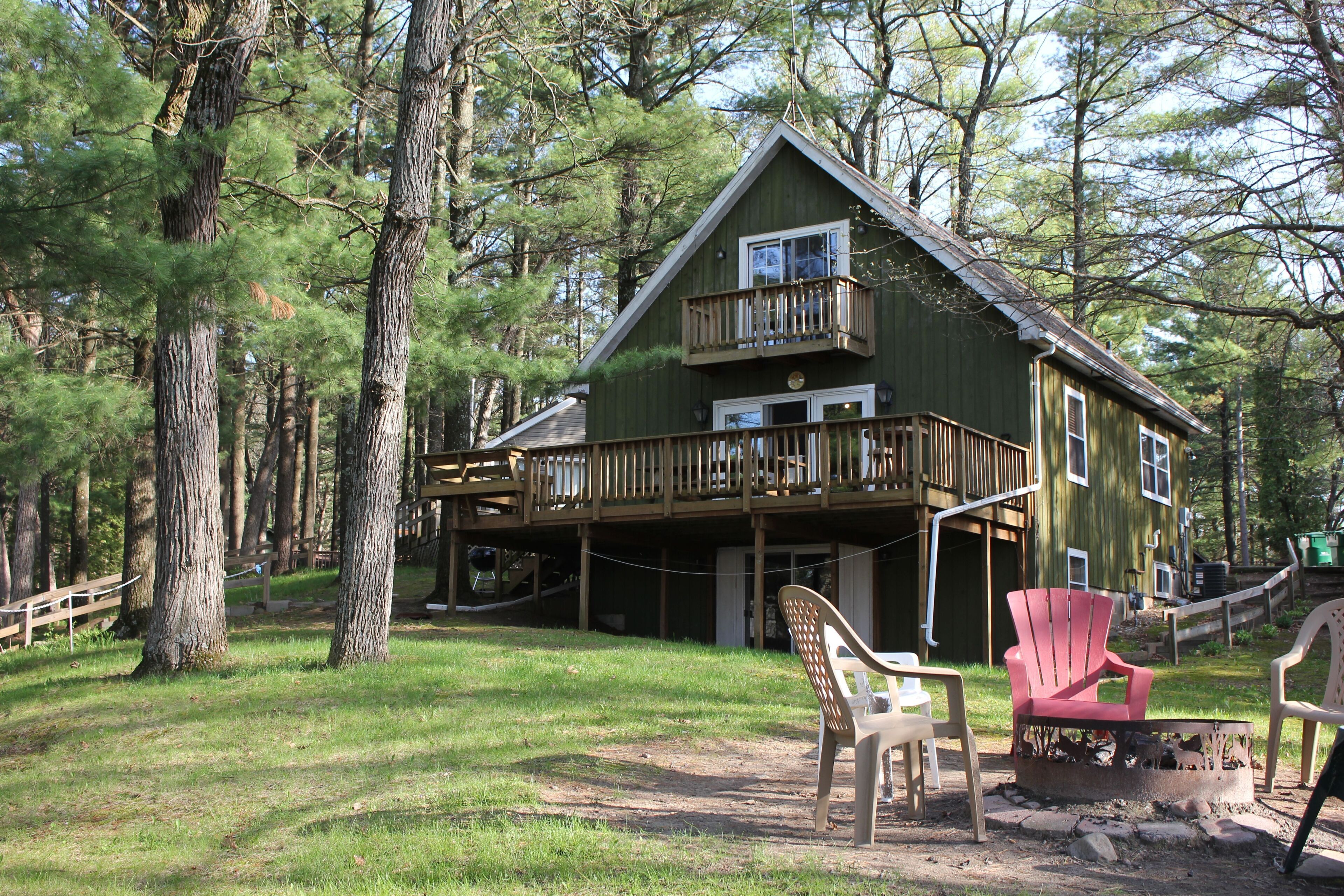 Pine Bay Lodge-on Lake Delton-in the Heart of the Dells