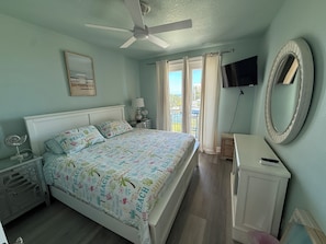 4 habitaciones, tabla de planchar con plancha y cuna de viaje