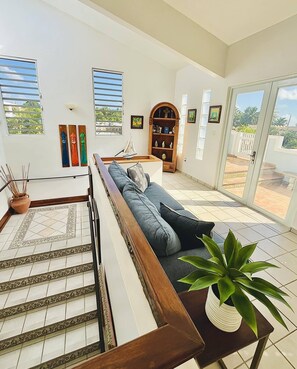 Interior - Caribbean Oasis - Spacious Beach Front Villa (Urb Villa Palmira)