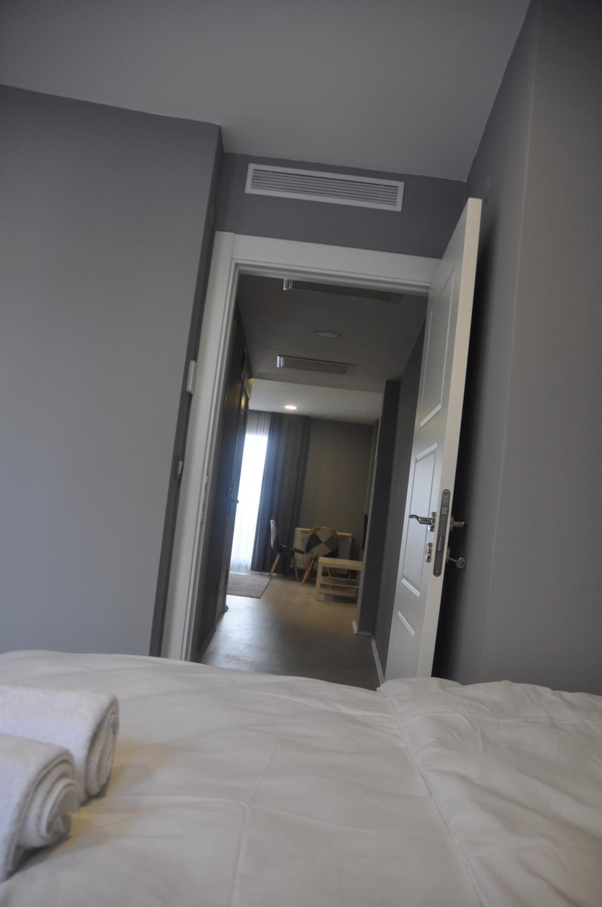 1 habitación, escritorio, cortinas blackout y sistema de insonorización 