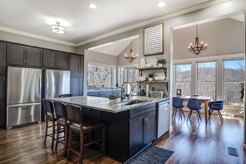 Asheville-Million Dollar Views, Hot Tub, Theatre Room, Billiards, Sleeps 16