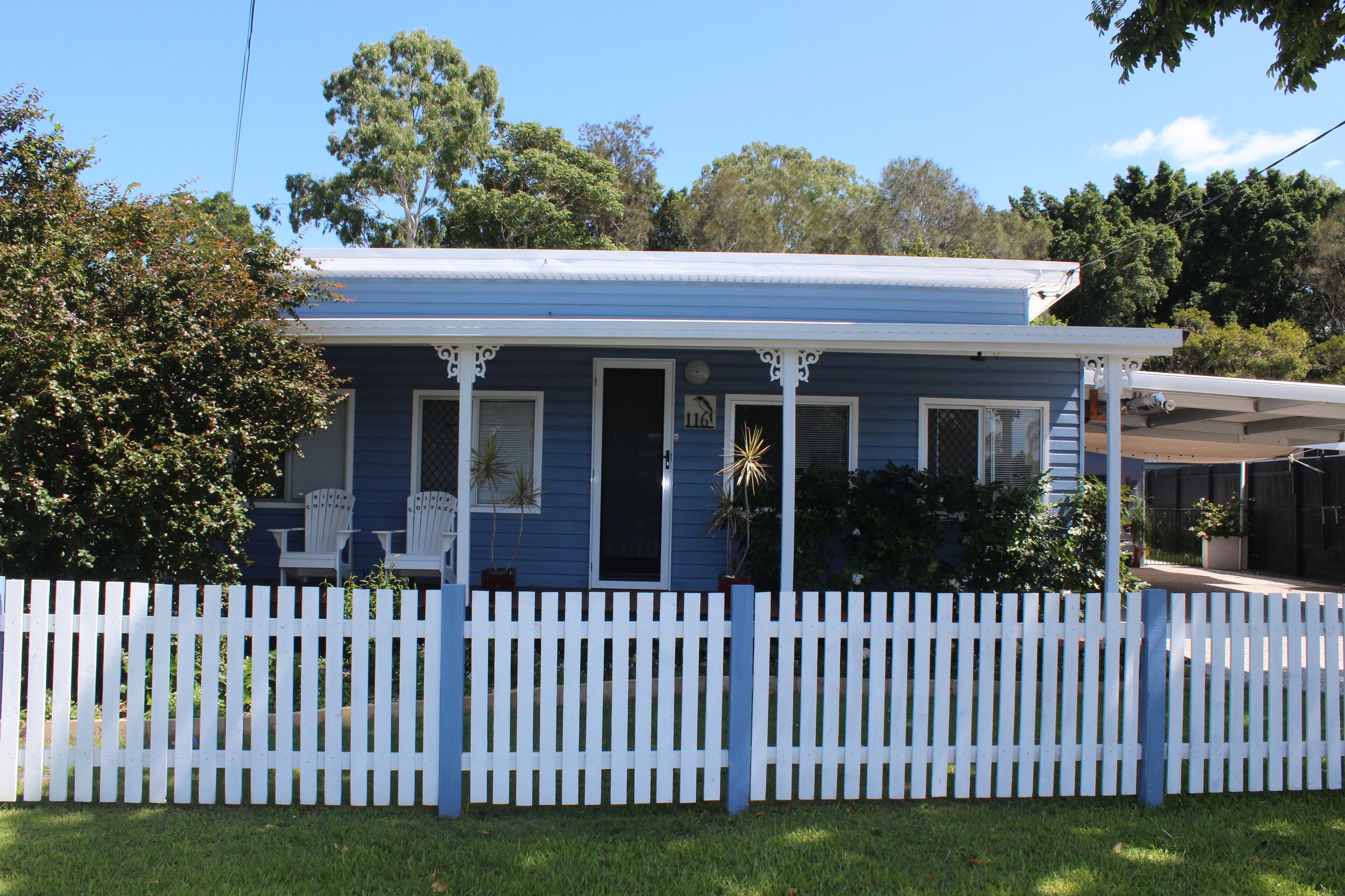 RIVER COTTAGE - Hope Island - beach 2 minutes walk