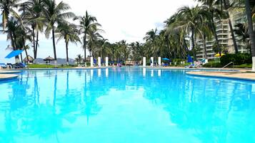 室外泳池、暖水池