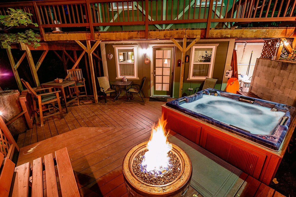 NEW DISC of 50.00 per nite/Hot Tub/Propane Fire Pit-Use of Lake Membership Card