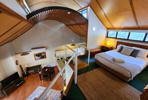 2 bedrooms, iron/ironing board, travel cot, WiFi