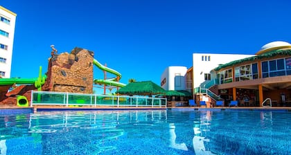 Stunning 3 Bedroom Beach Villa on Sandy Beach at Las Palmas Beachfront ResortV18