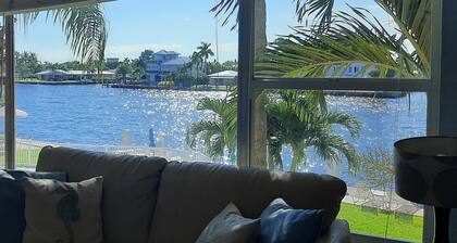 COZY APARTMENT OVER THE INTRACOASTAL CANAL, ONE BLOCK TO THE BEACH, WATER VIEWS