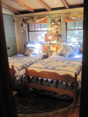 3 quartos, ferros/tábuas de passar roupa, Wi-Fi, roupa de cama