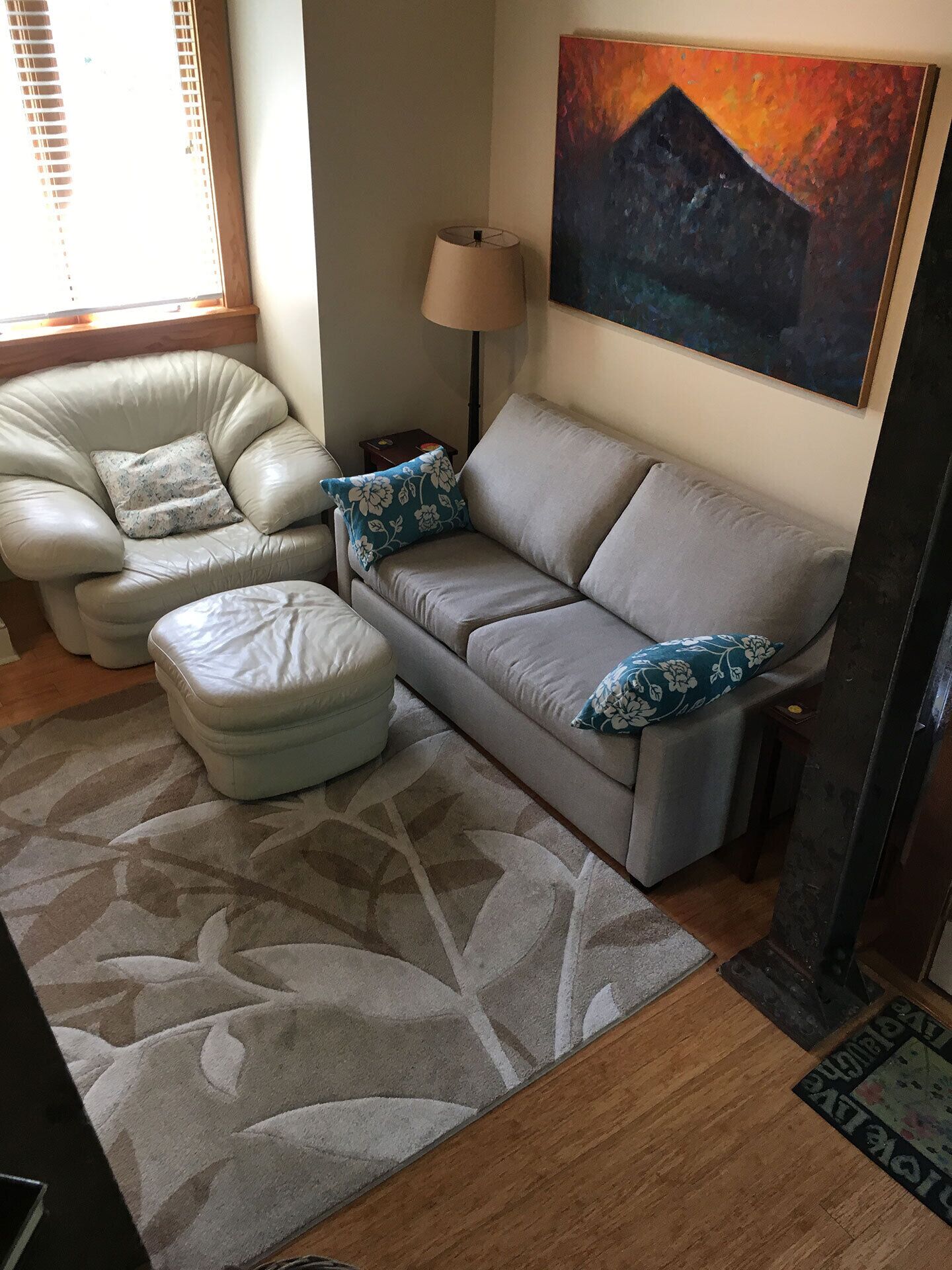 The Recycled House - Walk Downtown