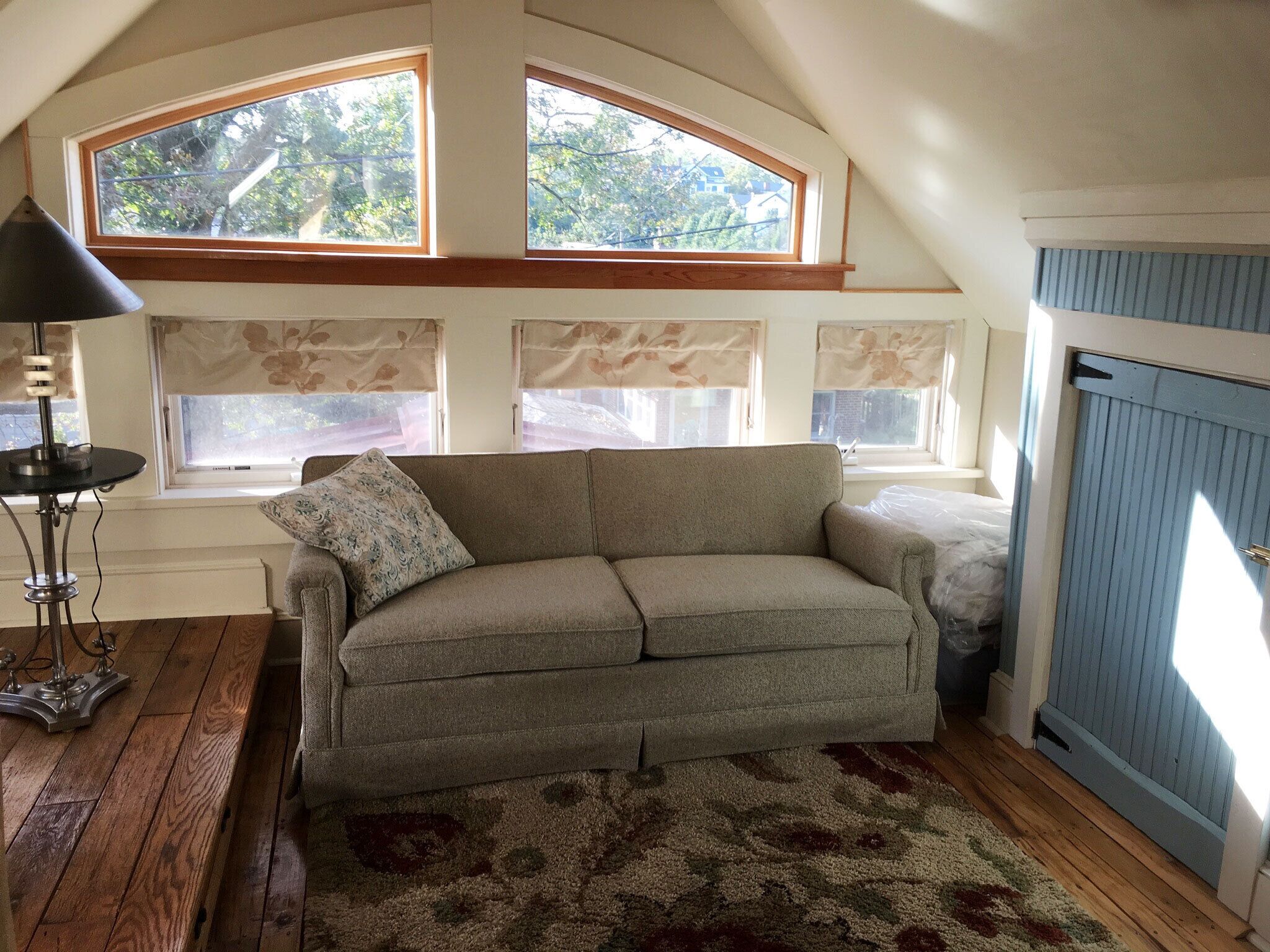 The Recycled House - Walk Downtown