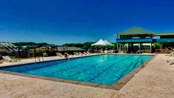 Piscina interna, piscina aquecida