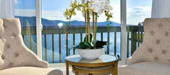 Vistas al lago y la montaña, playa, kayaks, wifi, piscina, ropa de cama / toallas incluidas