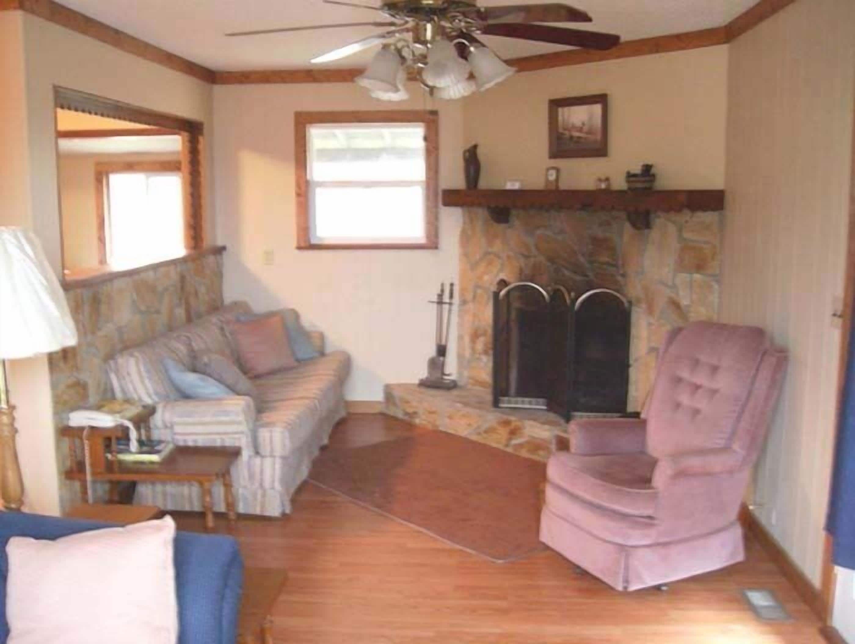 Sunset View Cabin Near Bryson City, Cherokee,  Fontana Lake & Nantahala River