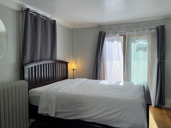 Iron/ironing board, free WiFi, bed sheets