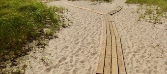 Stuga på Beach Point, husdjursvänliga, 1/10 promenad till privat strand!