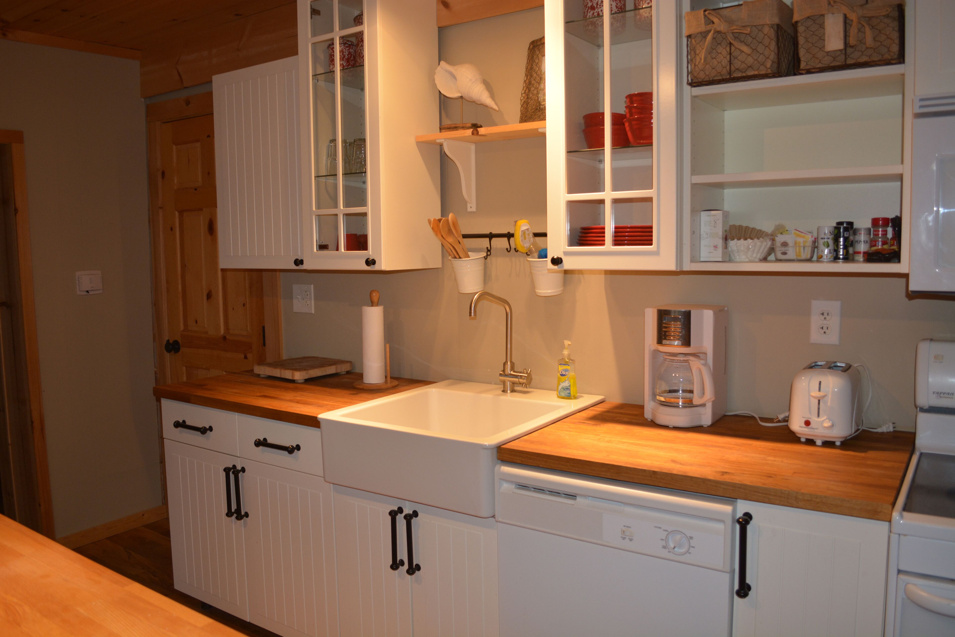 Waterfront Twin Lake / Muskegon - Fall Colors - Pontoon - Kayaks - Paddle Boats