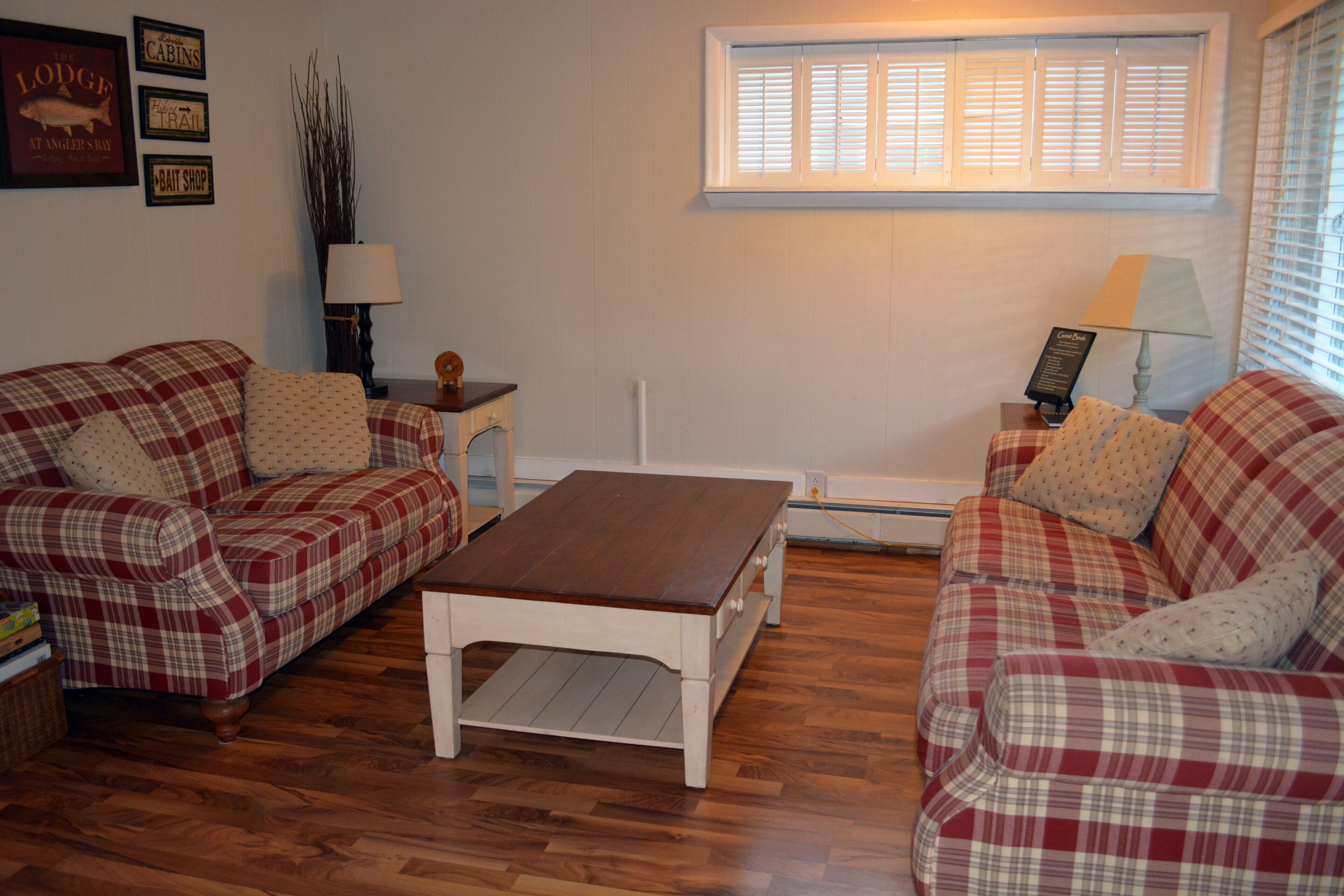 Waterfront Twin Lake / Muskegon - Fall Colors - Pontoon - Kayaks - Paddle Boats