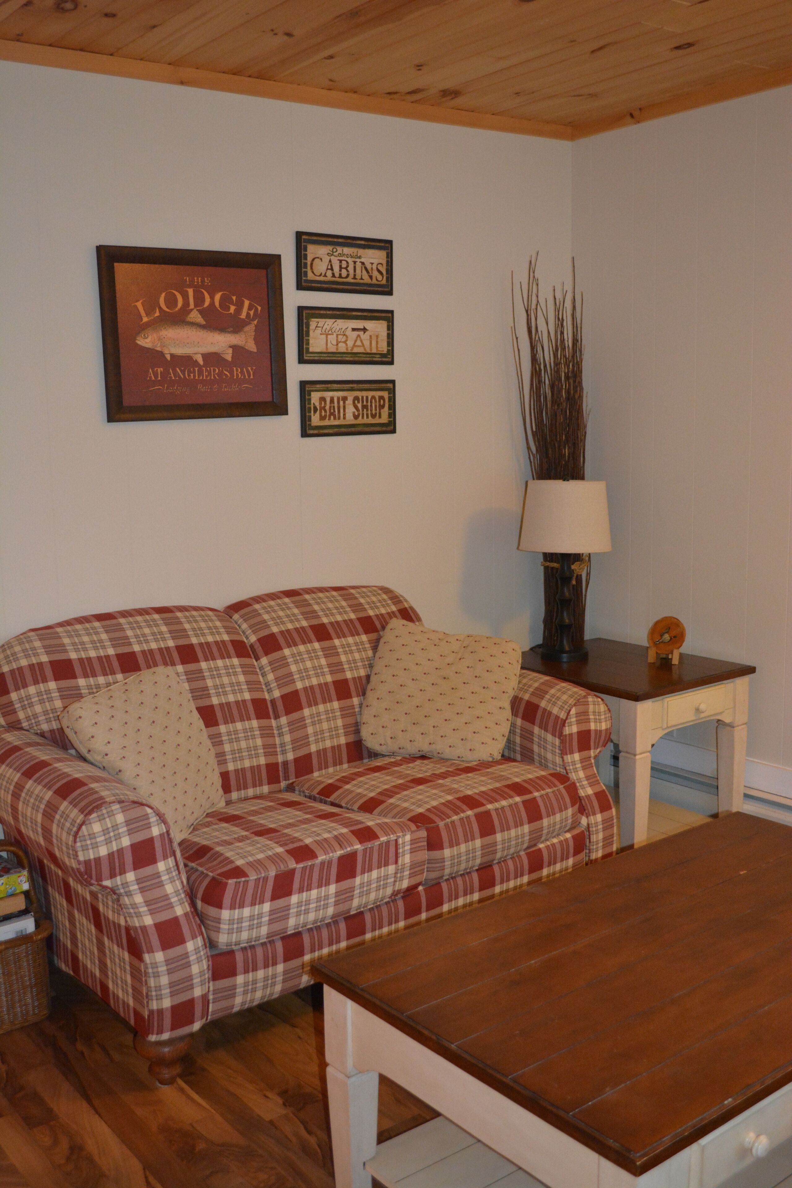 Waterfront Twin Lake / Muskegon - Fall Colors - Pontoon - Kayaks - Paddle Boats