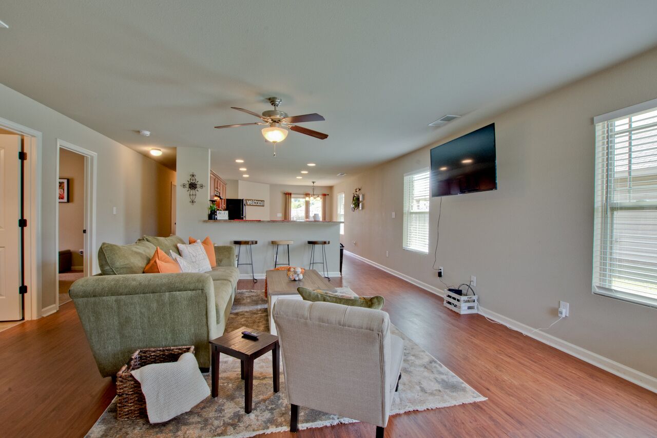 Mertle Home| 3bed 2bth, great for families in quiet neighborhood!