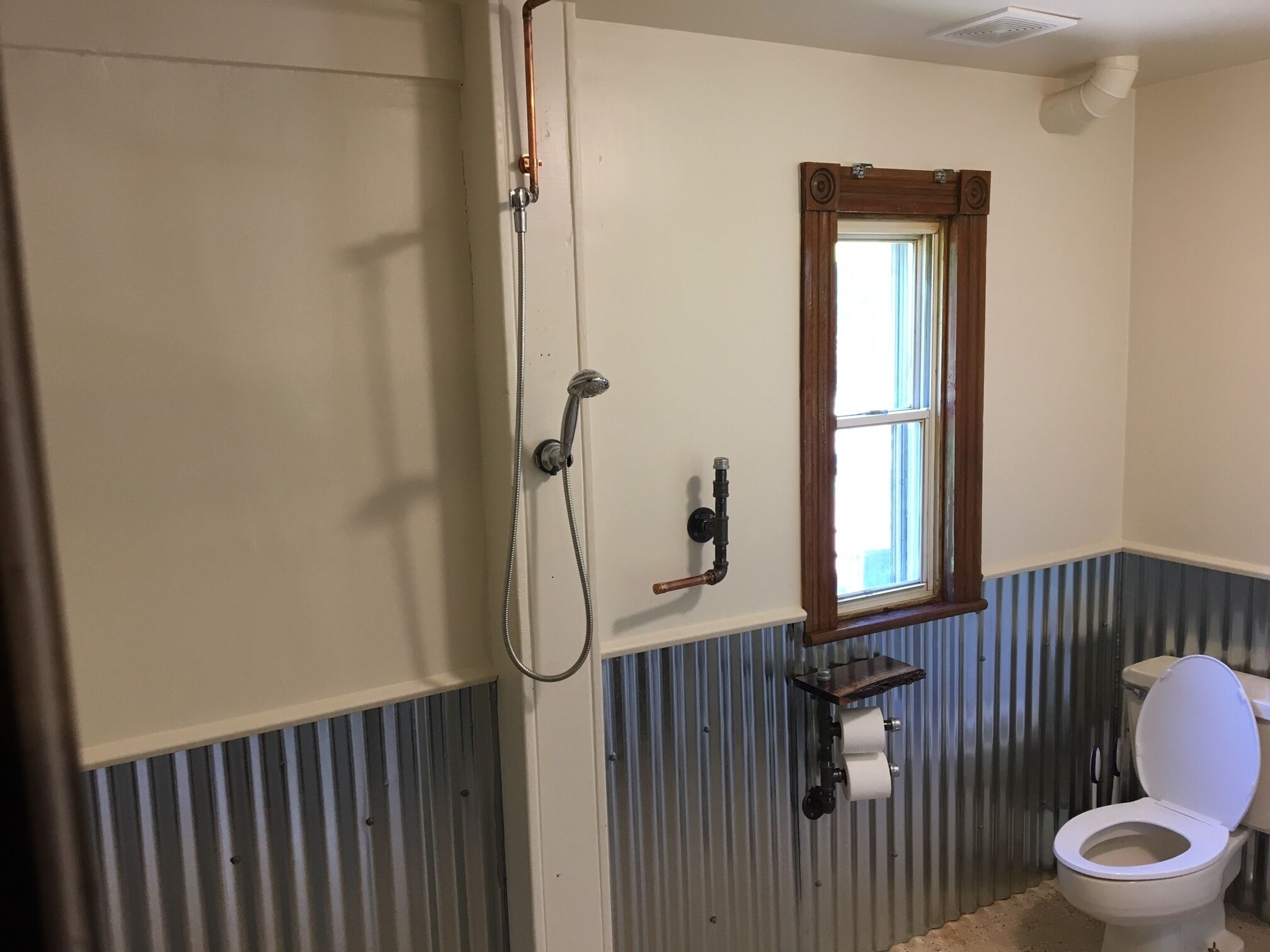 Enjoy our large Victorian farmhouse ride the AOAA or visit knoebels minutes away