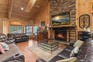 TV, fireplace, DVD player, table football - Experience Big Bear City Charm and Lake Activities. Great price! (Big Bear City)