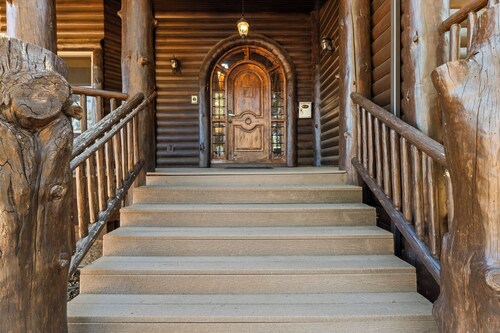 Experience Big Bear City Charm and Lake Activities. Great price!