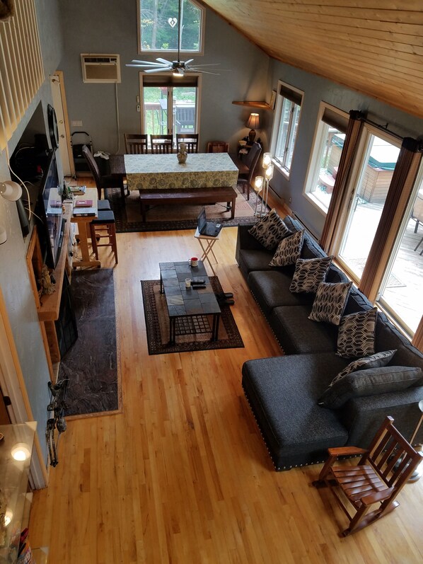 Smart TV, fireplace, DVD player, table football