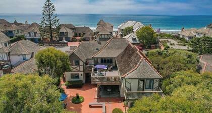 Fairytale lakefront estate w/ full amenity access