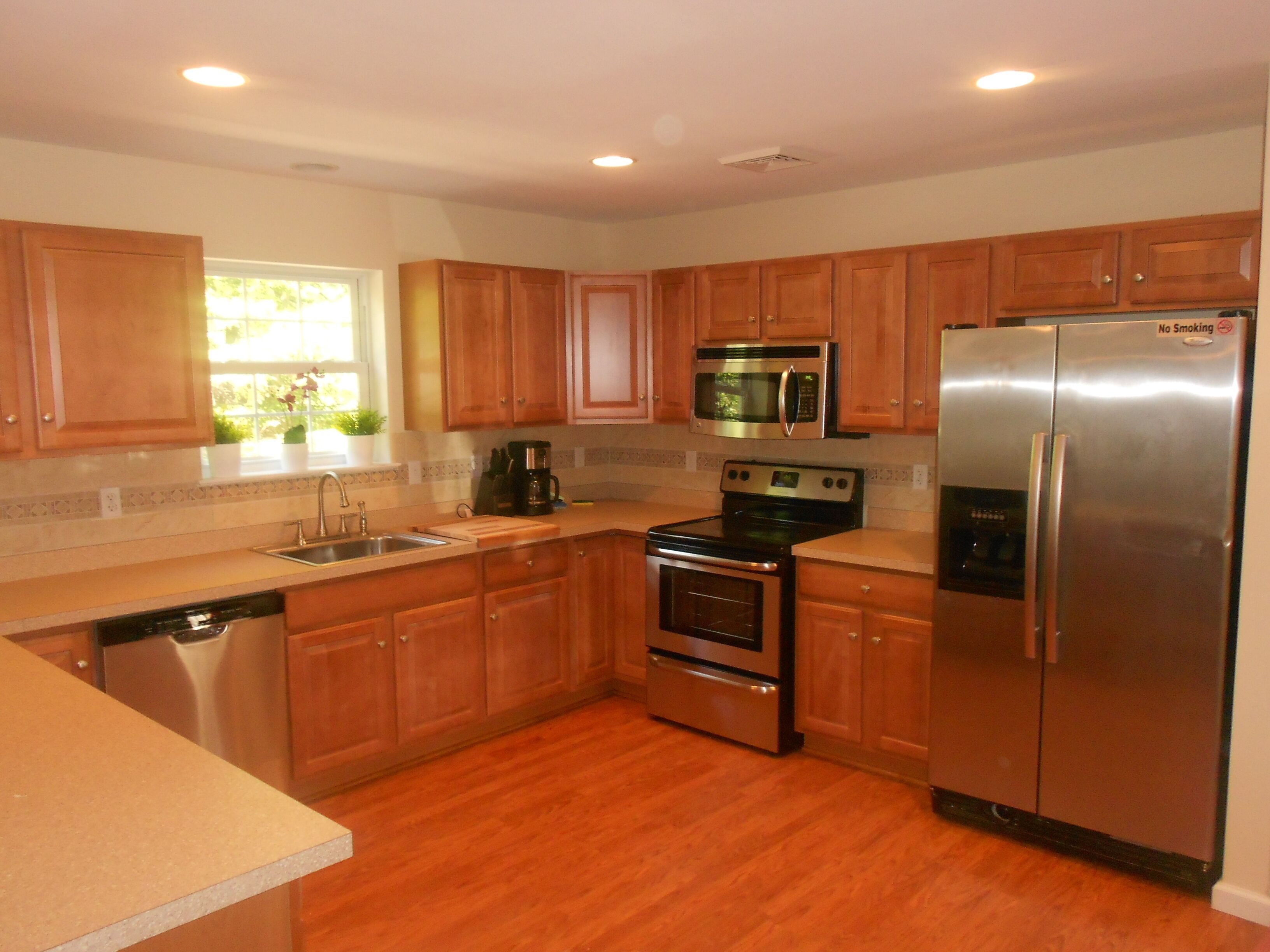 Spectacular home *HOT TUB AVAIL WINTER * LINEN INC , Jacuzzi tub Wi-FI