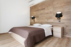 2 Schlafzimmer, Schreibtisch, Bügeleisen/Bügelbrett, kostenloses WLAN