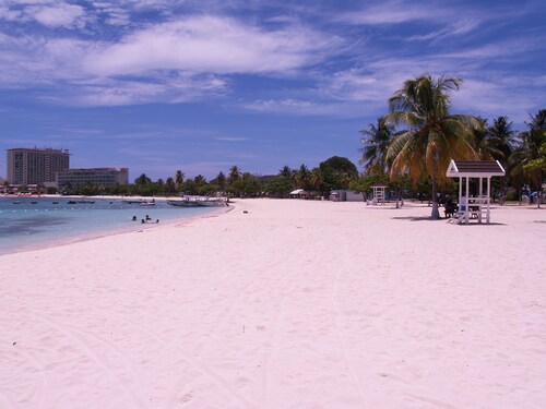 Beautiful Beachfront1 Bedroom Condo D18, Ocho Rios, Jamaica             