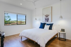 3 bedrooms, iron/ironing board, travel crib, free WiFi