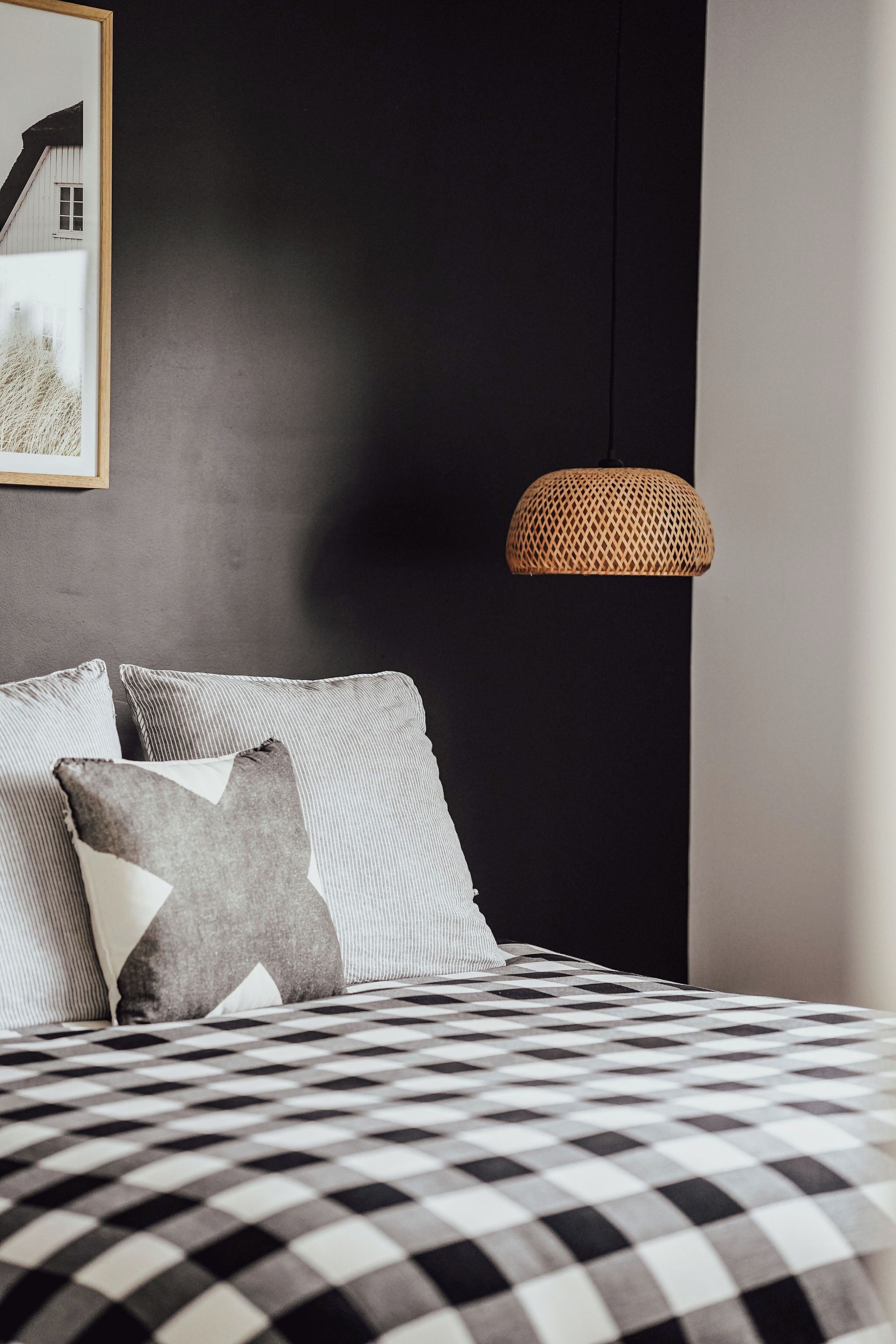 3 dormitorios, tabla de planchar con plancha, cuna de viaje