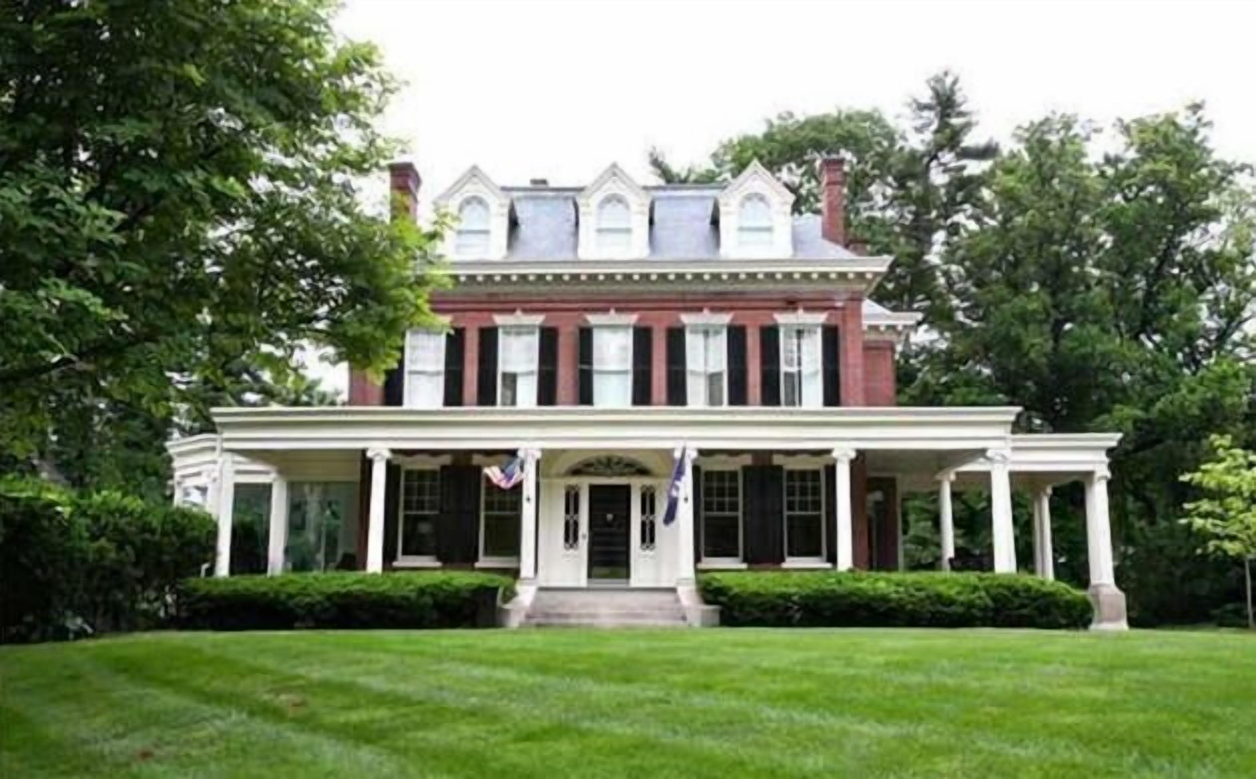 Historic Highlands Mansion -- in the best part of the city