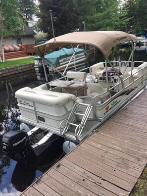 Marina - Hideaway Chalet-Cozy, Comfortable, and Quite!  On Canal with Large Outdoor space (Cadillac)