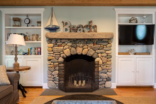 Classic Vineyard home, tilava 1-2 perheelle. Minuutin päässä Oak Bluffsista