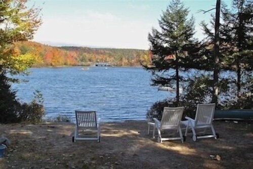 Private Beach And  Mountain Lake Home