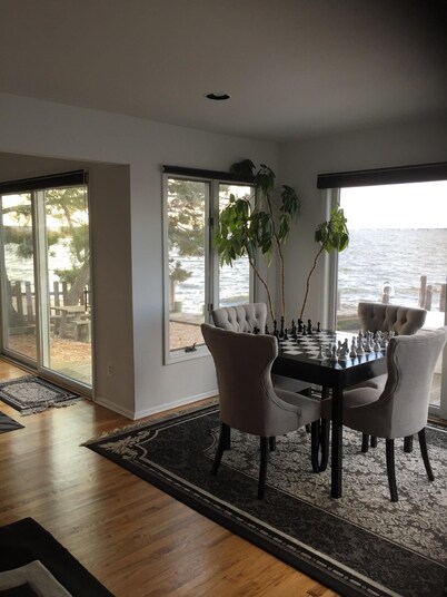 Gorgeous Waterfront Home with Spectacular Views! Book Your Getaway Now! 