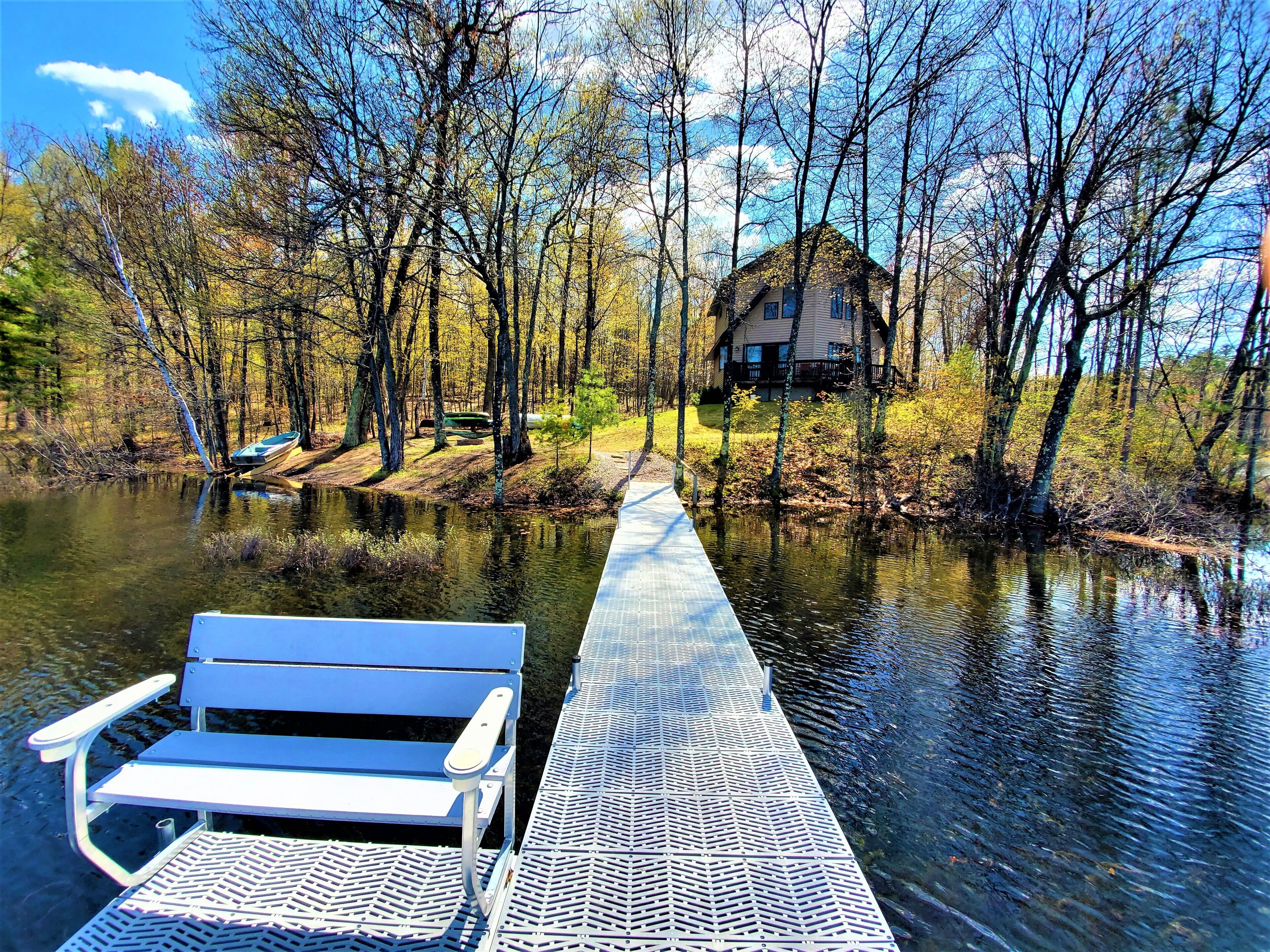 WHISPERS OF THE WILDERNESS - Minocqua Area Lake Home