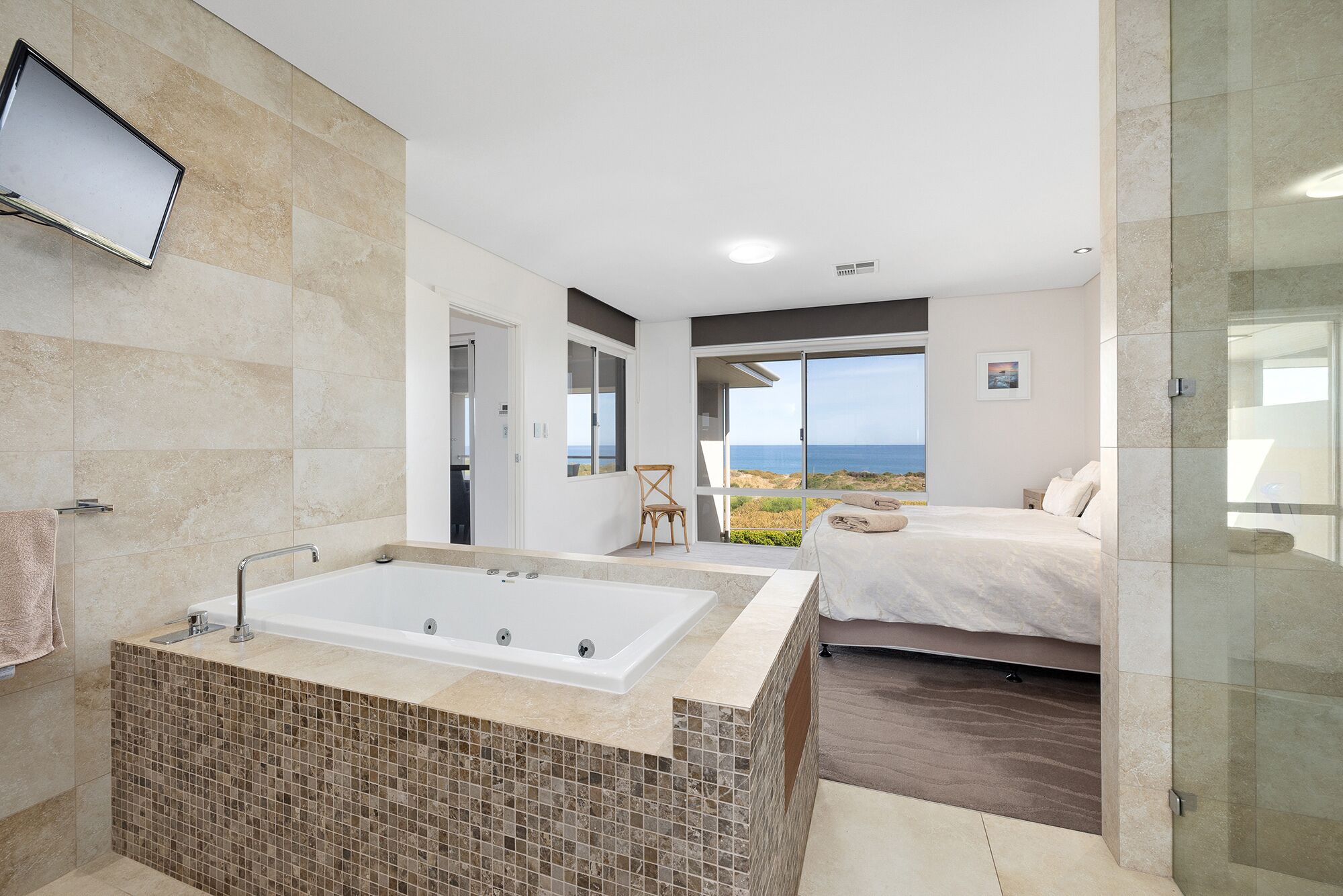 Sanctuary by the Sea - Beachfront Property — image 9