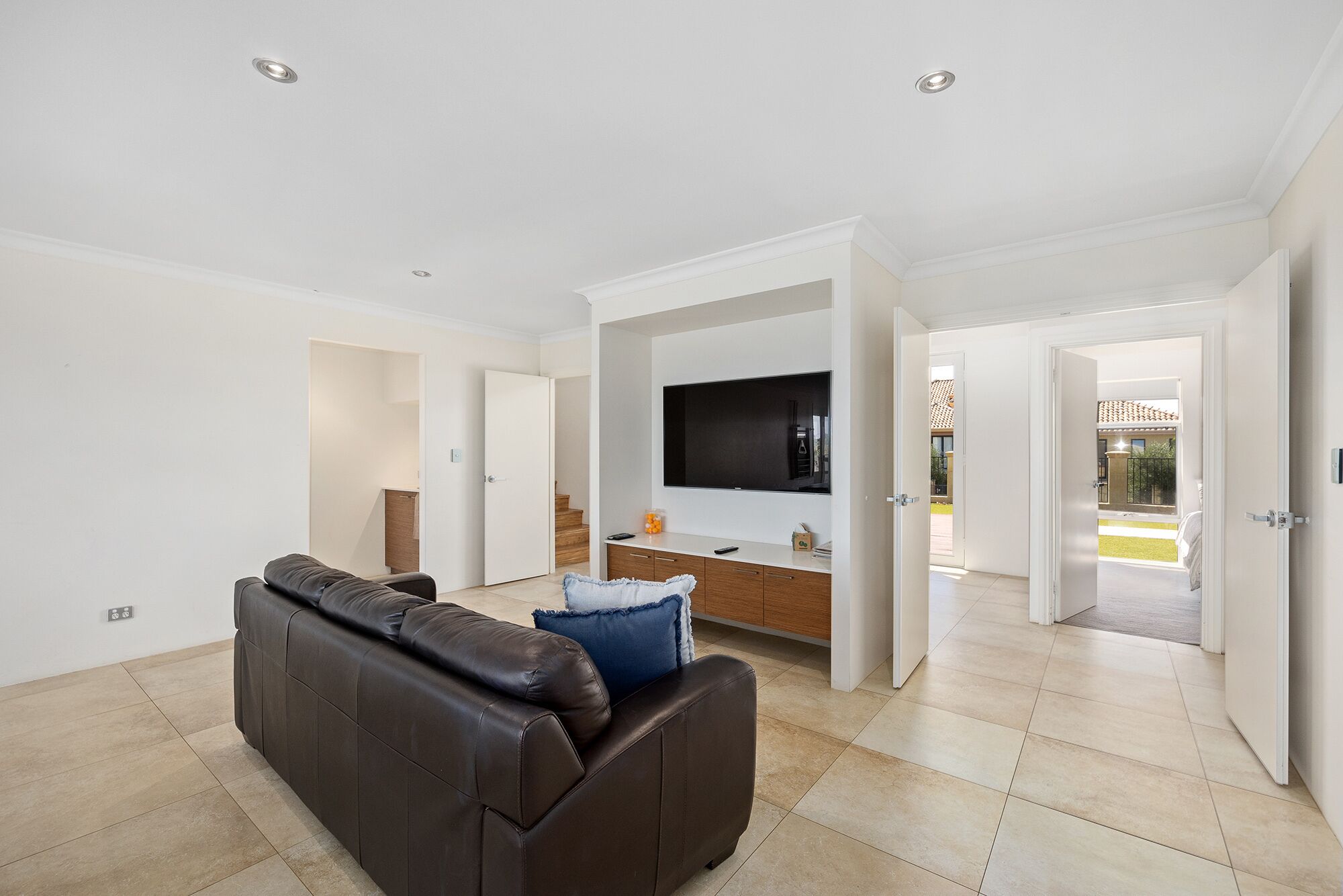 Sanctuary by the Sea - Beachfront Property — image 19