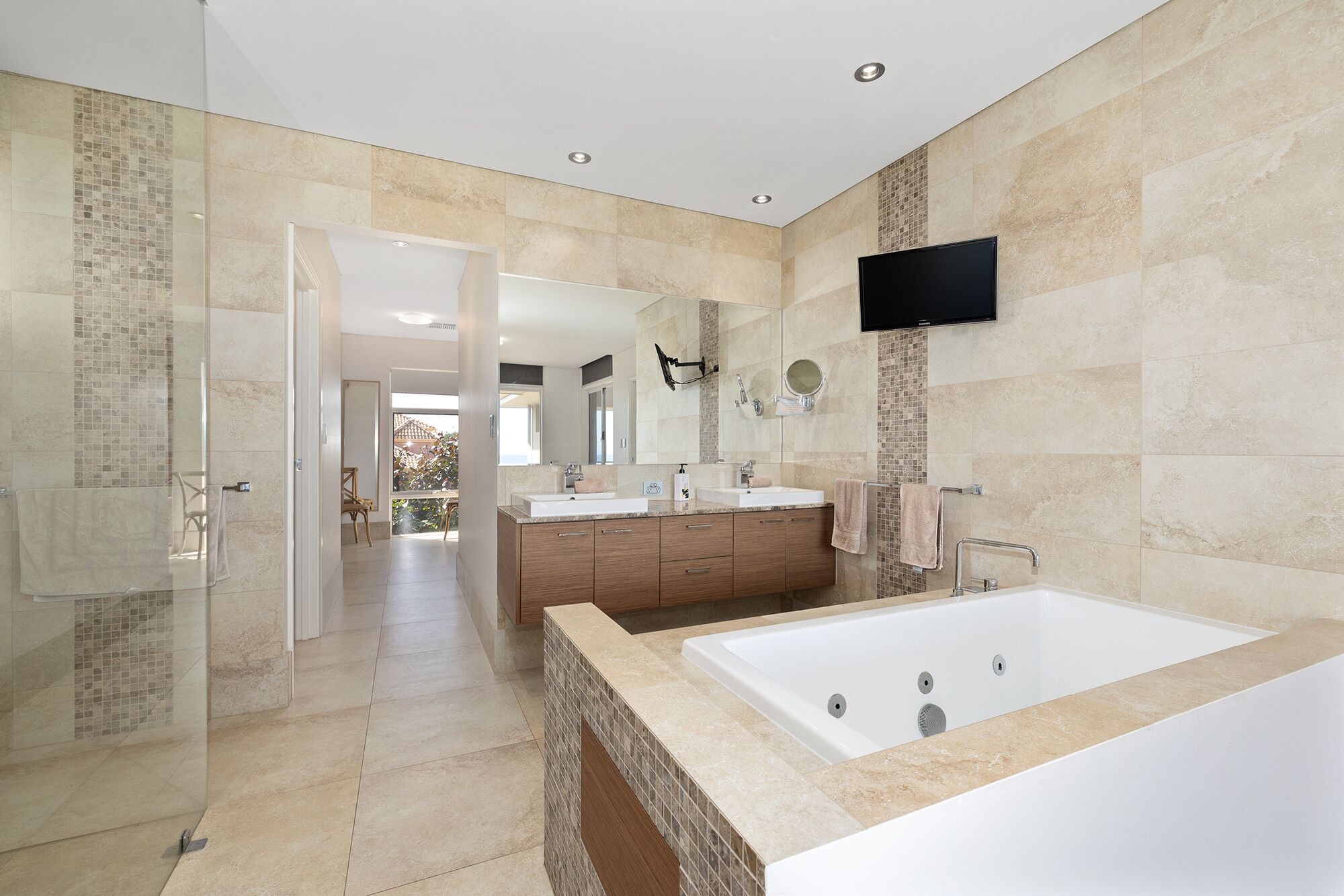 Sanctuary by the Sea - Beachfront Property — image 7