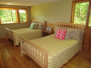 6 bedrooms, desk, iron/ironing board, free WiFi