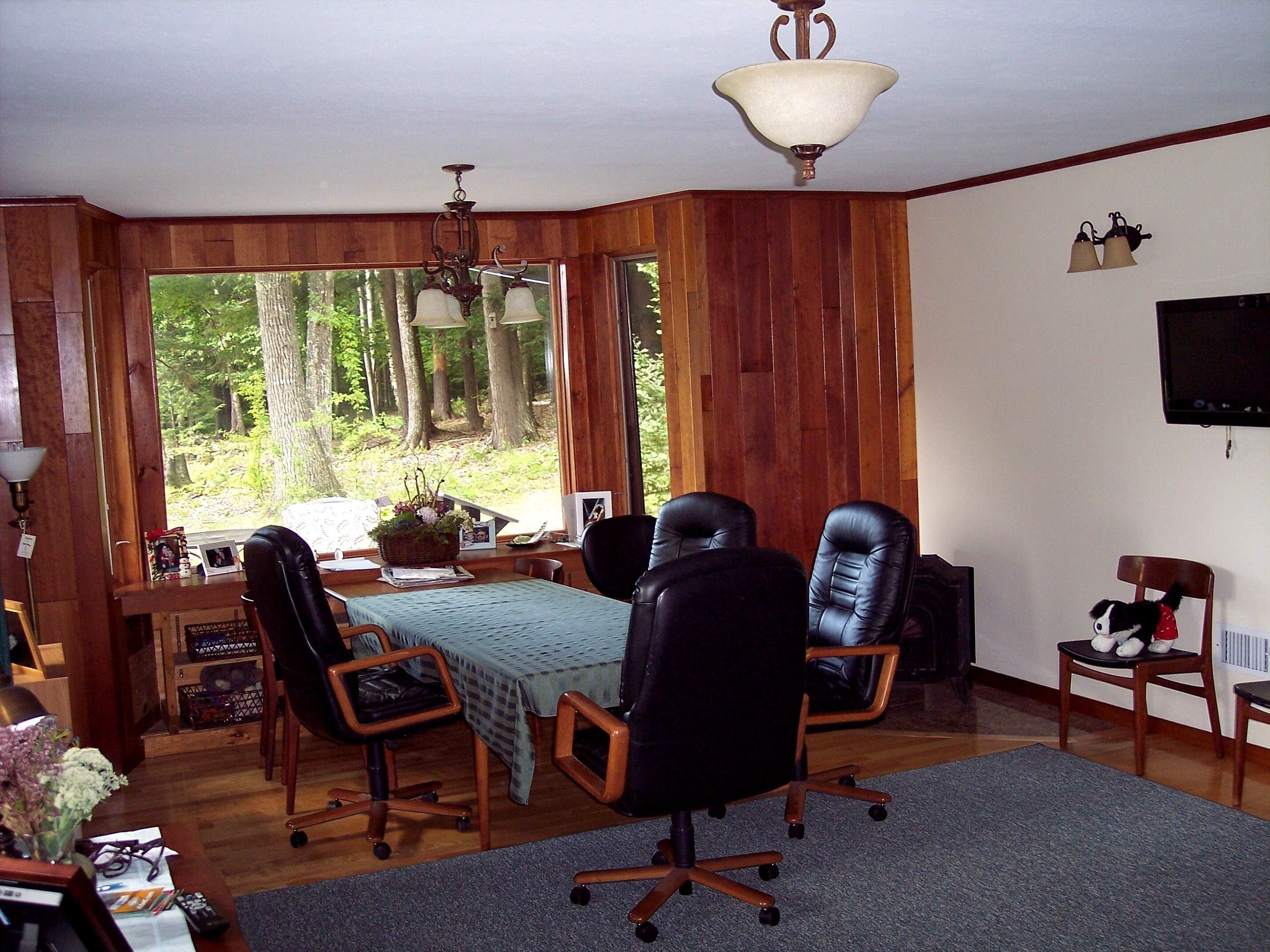 5 Minutes to Mt. Cranmore, 15 min to Attitash/Bear Peak. Heated Garage, Jacuzzi!