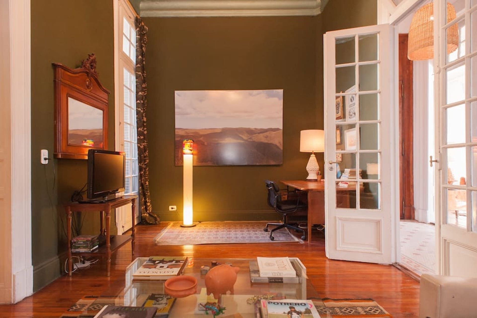 Stunning Apt in Landmark Building