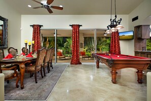 Games room - Family Friendly North Scottsdale Retreat (Scottsdale)