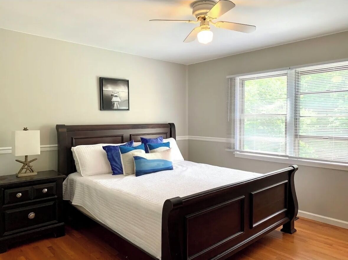 5 bedrooms, iron/ironing board, travel crib, WiFi