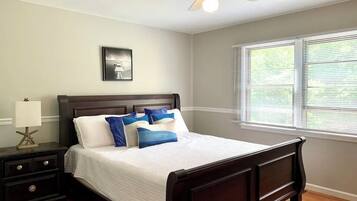 5 bedrooms, iron/ironing board, travel crib, WiFi