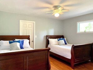 5 chambres, fer et planche à repasser, lit de bébé portatif, Wi-Fi