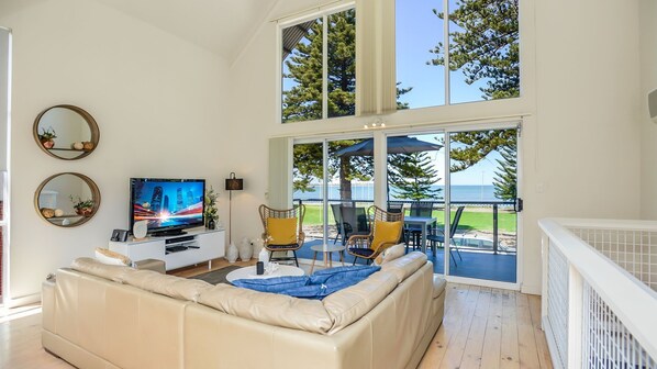 Smart TV, DVD player